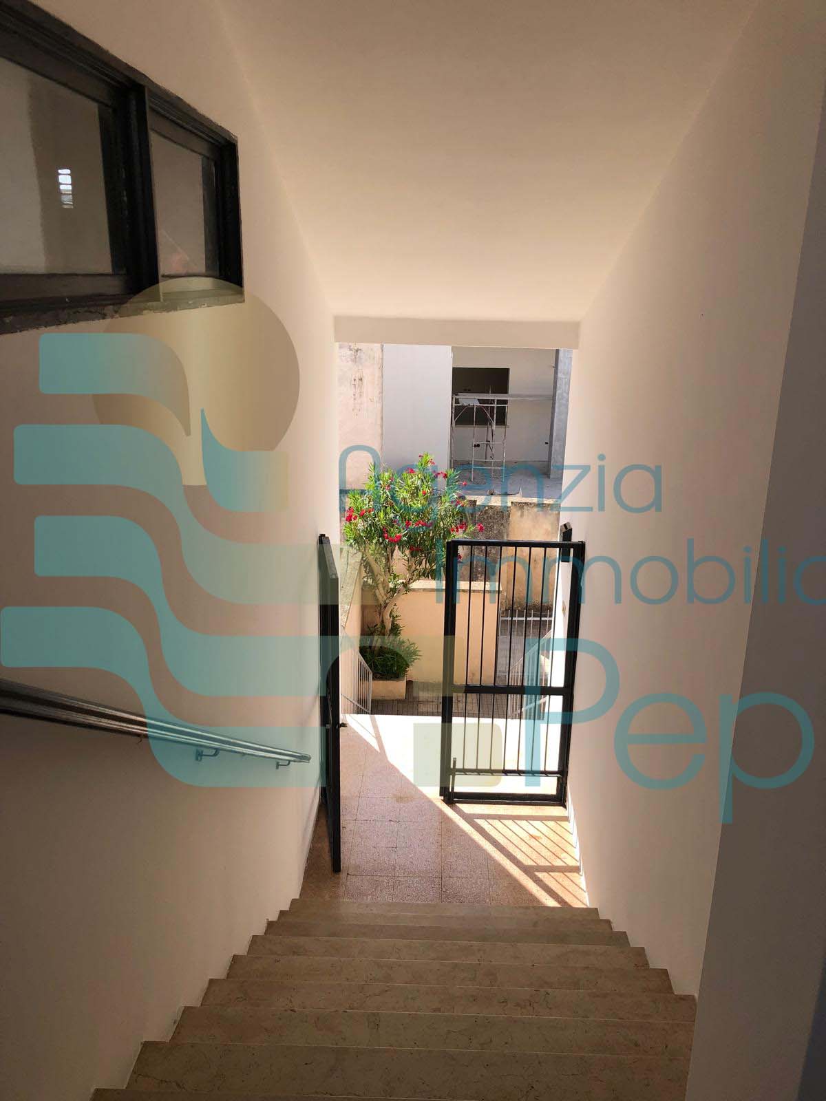 Appartamento Primo Piano e Garage