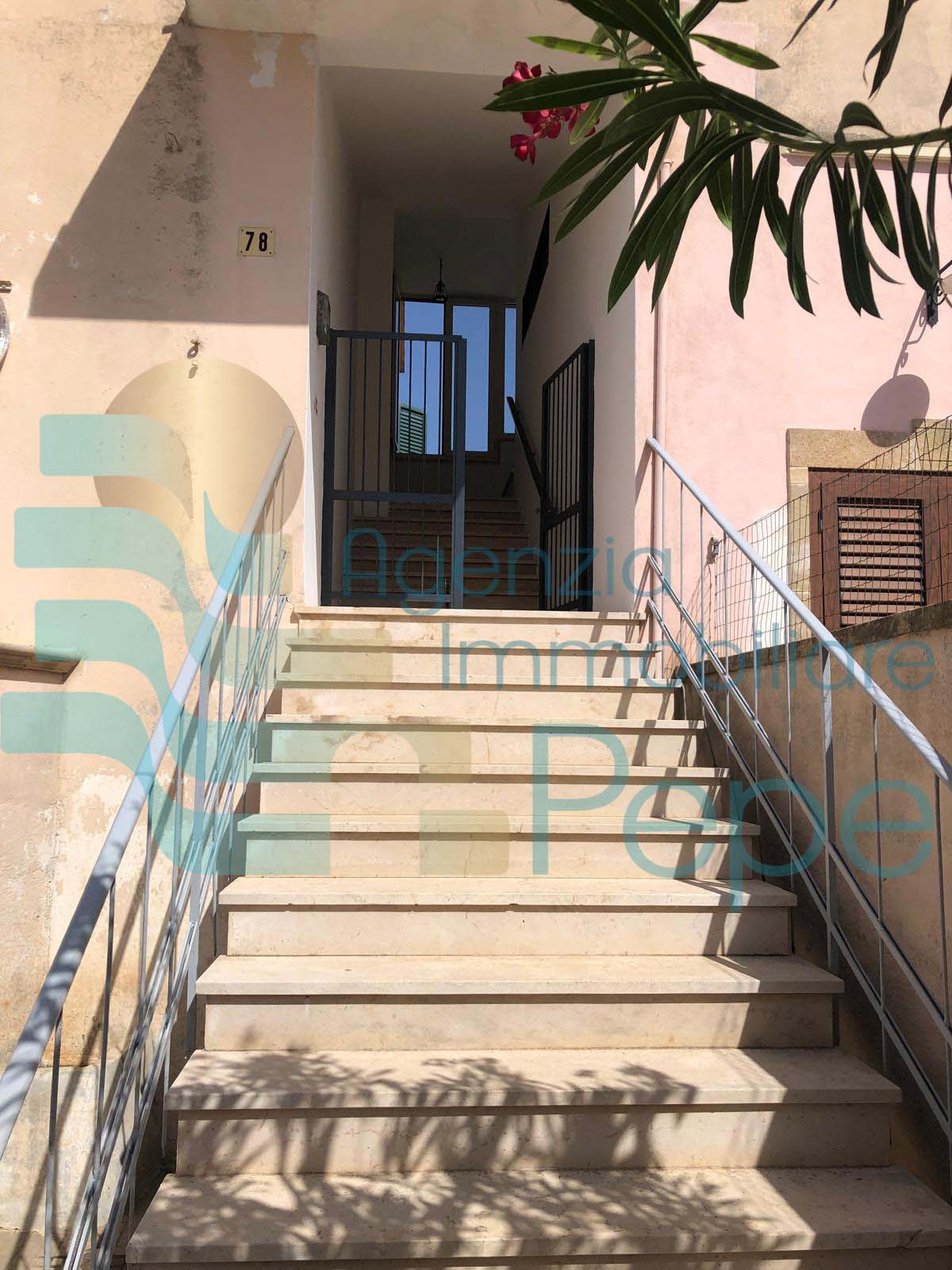 Appartamento Primo Piano e Garage