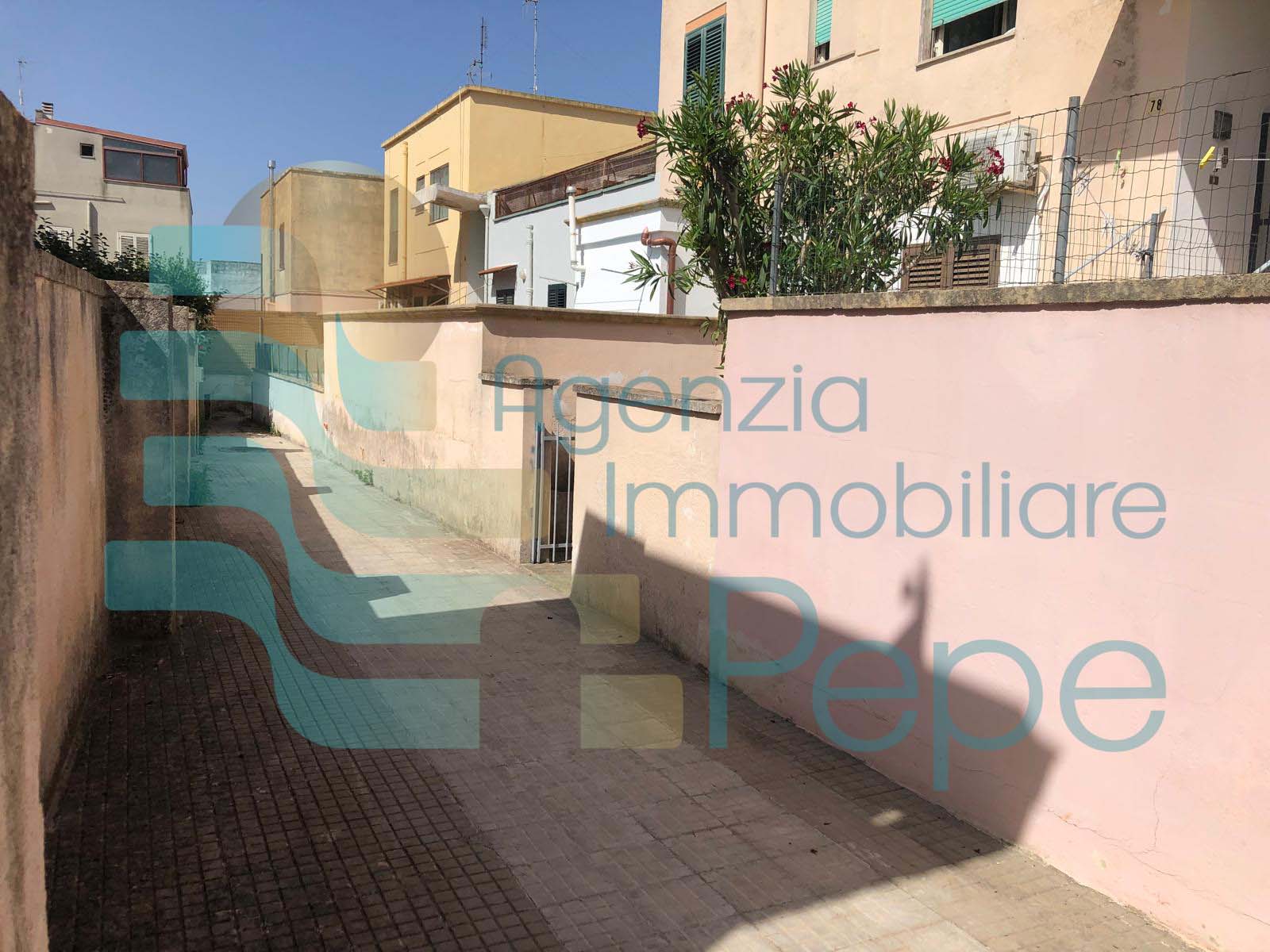 Appartamento Primo Piano e Garage